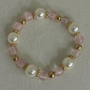 Pink and white pearl and glass bead bracelet with gold accents #fairycore